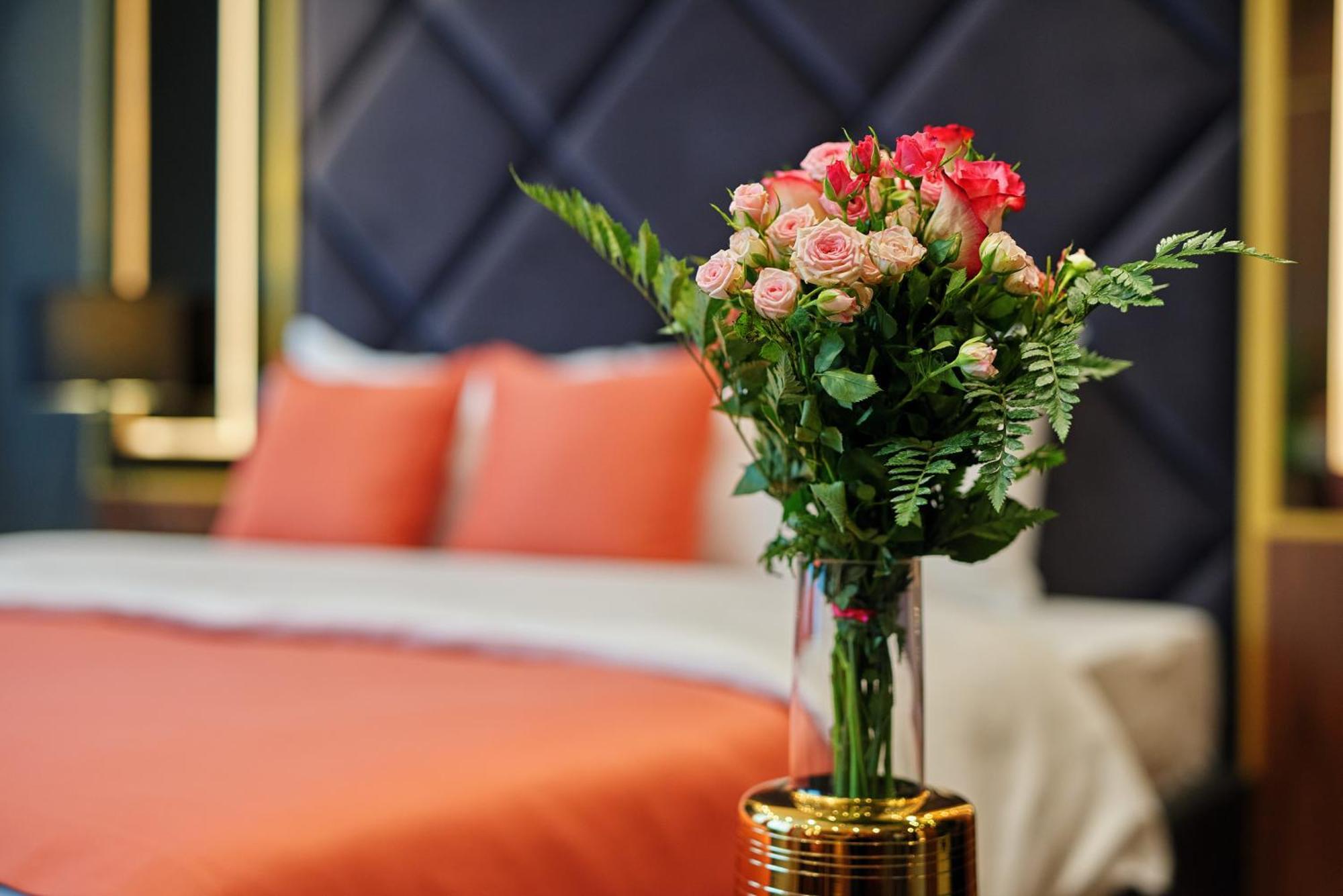 Hotel Pupin Novi Sad Exteriér fotografie A bouquet of flowers