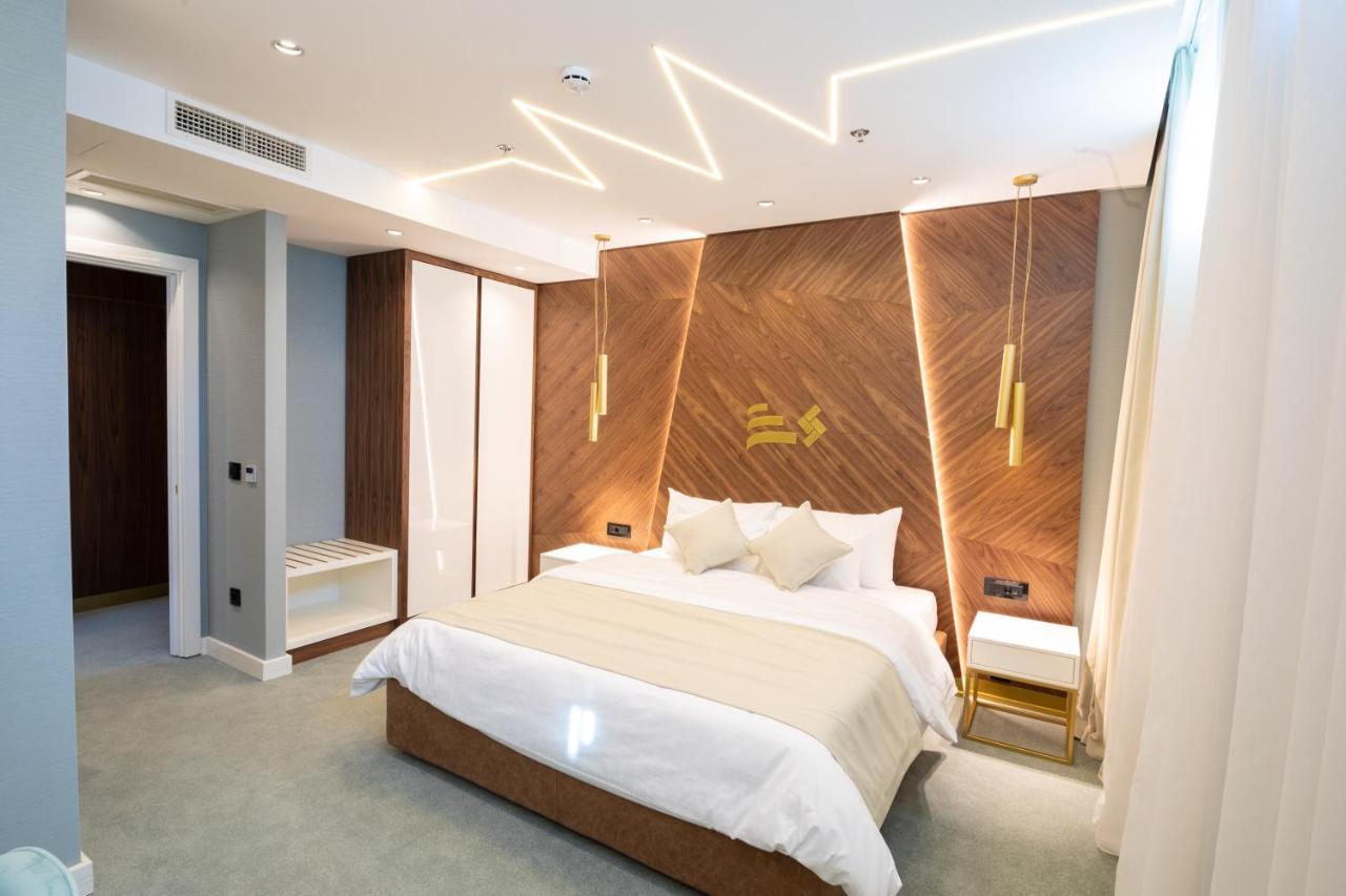 Hotel Pupin Novi Sad Exteriér fotografie A bedroom at the hotel