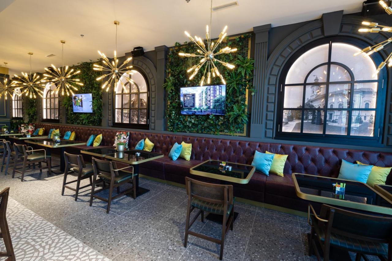 Hotel Pupin Novi Sad Exteriér fotografie The interior of the restaurant