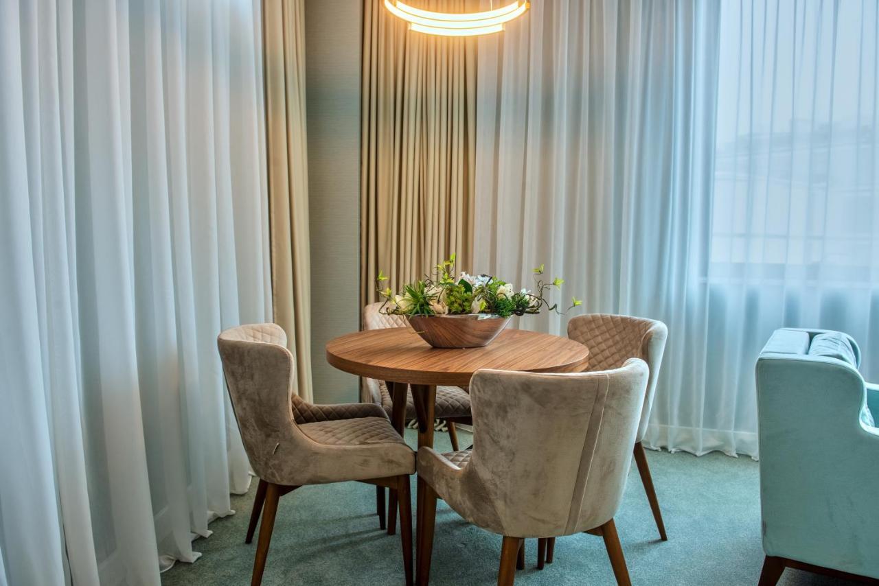Hotel Pupin Novi Sad Exteriér fotografie A dining room in a hotel