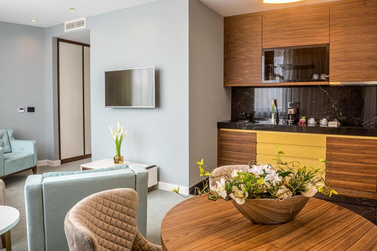 Hotel Pupin Novi Sad Exteriér fotografie A suite at the hotel