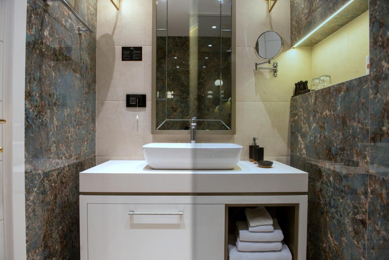 Hotel Pupin Novi Sad Exteriér fotografie Bathroom